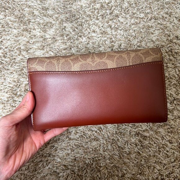 Coach Envelope Chain Wallet In Colorblock Signature Canvas - Picture 5 of 15